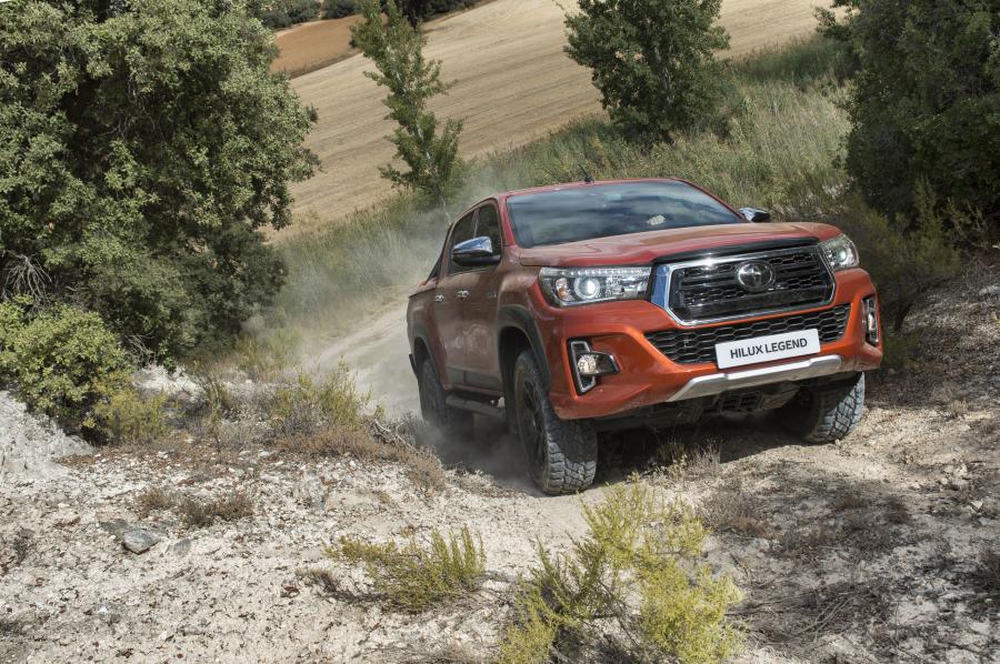  Toyota Hilux Legend Raider Double Cab 2018 года  (ES) (фото 38 из 40)